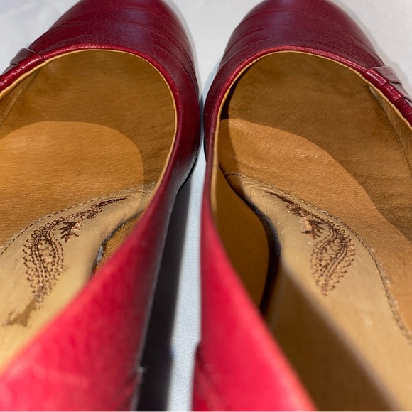 Söfft Deep Red Leather Low Heels - Picture 6 of 10